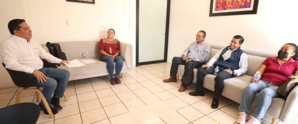 El Presidente Municipal Juan Carlos García Márquez recibió al Director de la Escuela Primaria Benito Juárez de la agencia de Rancho Nuevo, Plinio Bautista e integrantes del comité de padres de familia