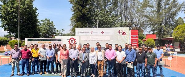 En representación del Presidente Municipal de Santa Lucía del Camino, Juan Carlos García Márquez; el Síndico Hacendario Rubén Cruz García, asistió a la capacitación y entrega del donativo de equipos a técnicos en refrigeración y aire acondicionado con lineamientos al protocolo de Montreal